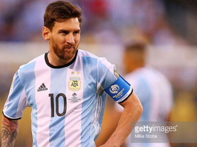 Месси Аргентины шигшээ багаас зодог тайлахаа зарлалаа
