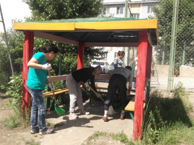 СБД-ийн хэмжээнд 420 гаруй тонн хог хаягдлыг цэвэрлэлээ