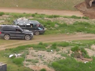 МАН-ын ажиглагчдыг машинаар мөргөж гэмтээжээ