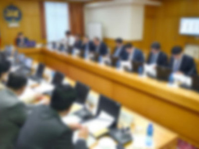 Байгуулж амжаагүй Мэргэжлийн Засгийн газар баяртай!