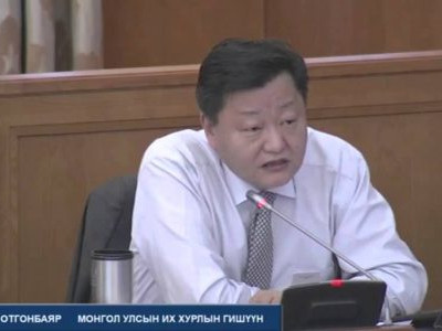 Боловсролын сайд байхдаа “ZTE”-ийн луйвартай холбогдсон Ё.Отгонбаяр Дэд сайдад горилж явна гэв үү?