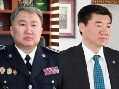 Хөрөнгөжсөн хурандаа нар суган доогуур чинь язганаж байна 