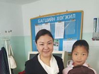 С.Эрдэнэтуул тойргийнхоо сургууль, цэцэрлэгийн бэлтгэл ажилтай танилцаж байна