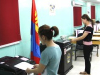   Энэ сарын 19-нд бүх нийтээр амарна