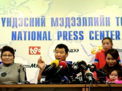 “Амгаланбаатар гэх залуу хүүг минь “Чи Зоригийг алсан биз дээ, хэргээ хүлээ” гэх зэргээр дарамталдаг байсан”