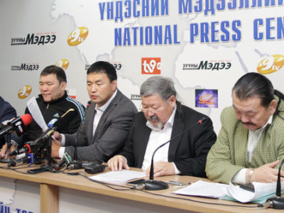 А.Сүхбат увиагүй эр болохоо батлаад байна уу 