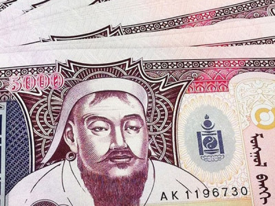 Иргэдийн цалин буурчээ
