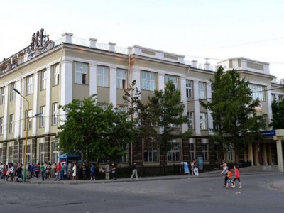 Шинэ жилээ тэмдэглэж байсан оюутан амиа алджээ