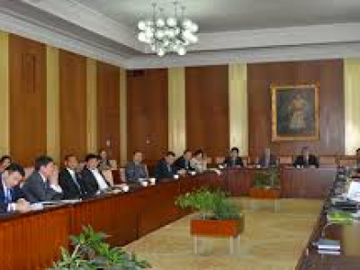Эрх баригчдын өнгөрсөн шөнийн хуйвалдаан