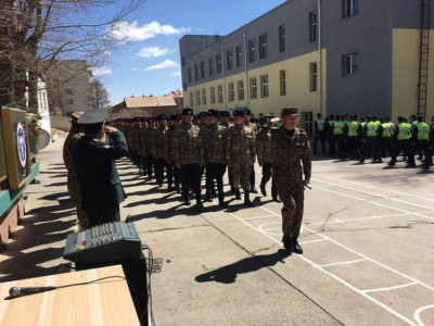 Урт цагааны урд талыг зогсоол болгоно 