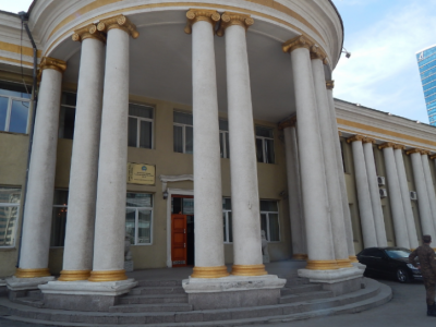 Солонгост нурангинд дарагдсан залуус  эмчлүүлж байна 