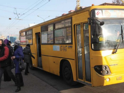 Нийтийн тээврийн автобуснуудад шалгалт хийхэд дараах зөрчлүүд илэрчээ