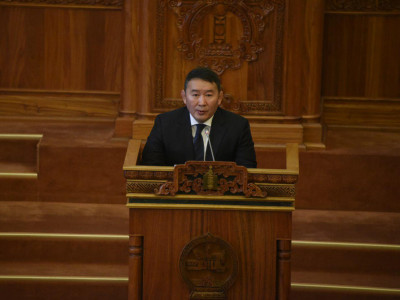 Намрын чуулган эхэллээ 