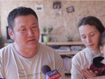 Архинд донтсон Монгол залууг татан гаргаж өнөр өтгөн гэр бүлийг хамтдаа цогцлоосон харийн бүсгүй