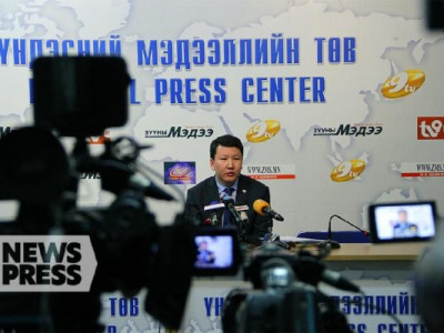 Д.Мөнхтөр: Төр төмөр нүүрээ шатахуун импортлогчдод харуулах ёстой 