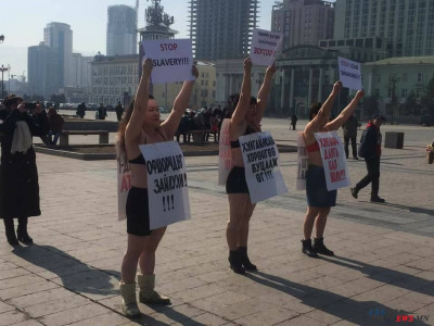 Бүсгүйчүүд минь, улстөрчдийн бохир тоглоомын бамбай бүү болооч