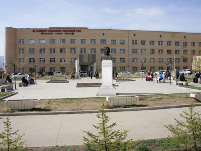 Улсын эмнэлгүүд бичиг цаастайгаа зууралдах биш, хүнтэйгээ харьцсан үйлчилгээ үзүүлдэг баймаар байна
