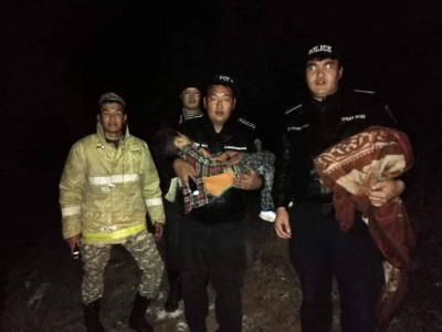 Ууланд төөрсөн таван настай хүү хөлөө хугалсан байхад нь олжээ
