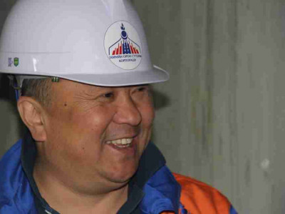 53 настай хүнийг “БҮТЭН ӨНЧИН” хэмээн 50 саяын орон сууц үнэгүй өгчээ