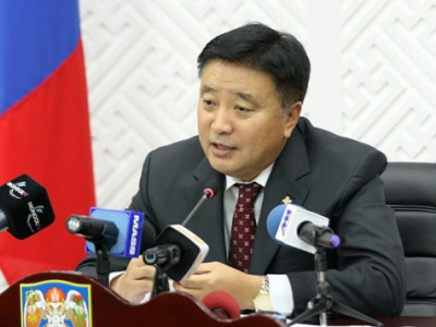 Су.Батболд бусдын дарамтанд орж, өргөдлөө өгсөн үү?