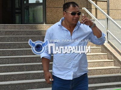 “Шош” хочит Н.Ариунгэрэл хамт дээрэм хийсэн дүү нартаа 10 САЯ төгрөг “хаяжээ”