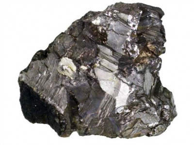 Засгийн анхааралд өртсөн “Цагаан эрэг”-ээс өөр Гянтболдын ямар ордууд бий вэ?