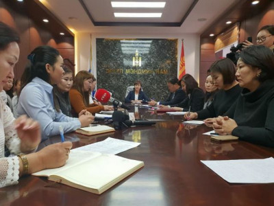Орон нутгийн найман эмч Япон улсад суралцана