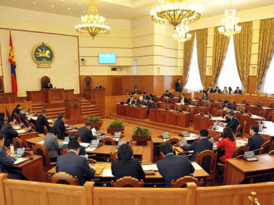 ЧУУЛГАН: УИХ-ын дөрвөн гишүүний бүрэн эрхийн асуудлыг үргэлжлүүлэн хэлэлцэнэ