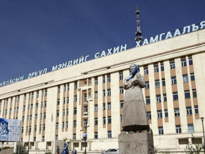 ЭХЭМҮТ-ийн эмч жирэмсэн эмэгтэйг ХАРЬЯАЛЛЫН БУС хэмээн үйлчлэхээс татгалзжээ