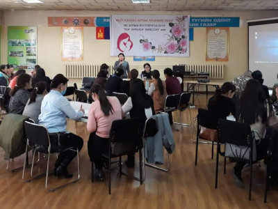 18, 36 сартай хүүхдийн эрүүл мэнд, хөгжлийн цогц үзлэгийн мэдлэг олгох сургалт боллоо