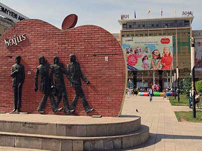 Хэдий болтол Төрийн байгууллагуудын шийдвэрийг нууцалж, албан тушаалтан, оршин суугчдыг төөрөгдүүлэх гэсэн юм бол?