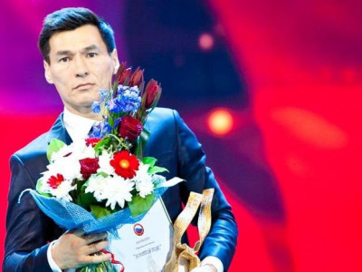 Халимгын Ерөнхийлөгч Бату Хасиков. Зодоончоос Ерөнхийлөгч хүртэл