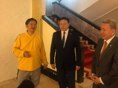 С.Жавхлан: Тулганы гурван чулуу болж үнэний галыг бадраая гэсэн зориг шулуудлаа