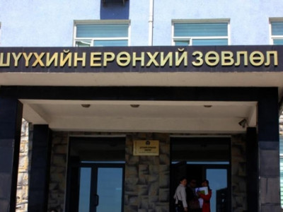 Тасганы овоо руу мацсан шүүгчдийн уралдаан болж байна