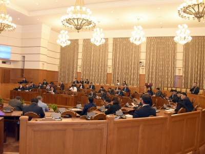 Зургаан настнуудаас дор эрхэм гишүүд