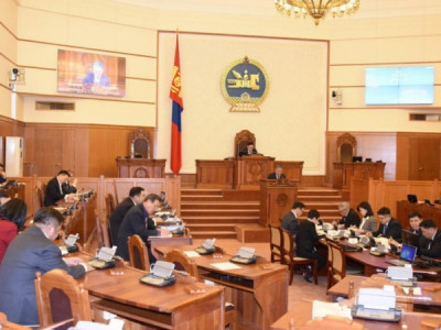 Үндсэн хуулийн өөрчлөлтийг ирэх аравдугаар сарын 25-нд батлахаар төлөвлөжээ