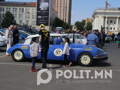 Фото:“Peking to Paris 2019” уралдааны тамирчид Монголын нутгаар дайран өнгөрлөө