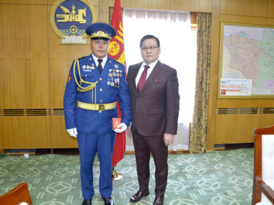 Аврагчдаас төрсөн хоёр дахь гавьяат