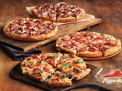Pizza hut-аас хордлого болсон гэх ХОЁР гомдол иржээ 