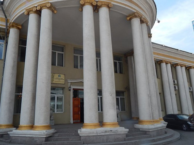 Хууль бус наймаанд оролцсон дипломат ажилтнуудыг татаж эхлэв