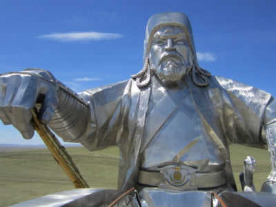 Харгис зуун ба догшин жаран