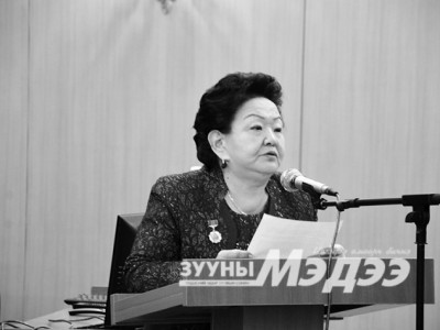 Гавьяат хуульч Б.Сарантуяа болон түүний шүүгч хүүгийн эсрэг түдгэлзсэн шүүгчдийн нэг нь гомдол гаргажээ