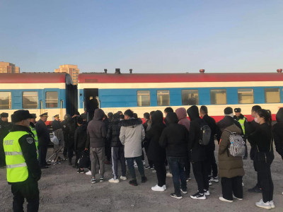 БНХАУ-ын 800 гаруй иргэдээс онц их хэмжээний бэлэн валют, тансаг зэрэглэлийн автомашинуудыг хураан авчээ