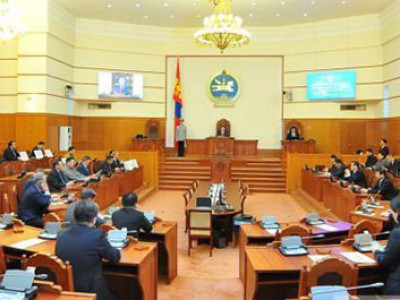 Оюутолгойн гэрээ алдаатай болсныг парламент 10 жилийн дараа зөвшөөрөв