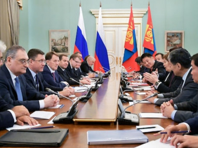 “Газпром” компани Алтайн маршрутаас түр татгалзсан нь
