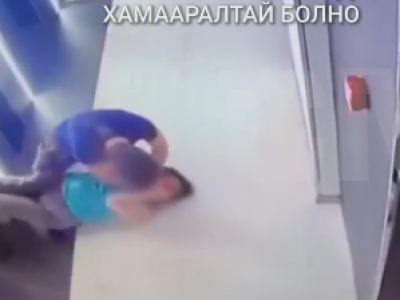 Жүжигчин Т.Билэгжаргал хар тамхи хэрэглэж, төрсөн эхийгээ зодсон хэргээр баривчлагджээ /бичлэг/