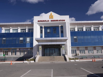 Монголчуудыг коронавирусээр сүйрүүлэхээр заналхийлсэн ГИХГ-ын мэргэжилтэнг халжээ