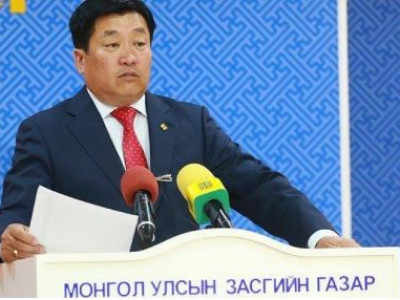 Газрын замгүй ч тэнгэрийн зам мөрөөдсөн сайд