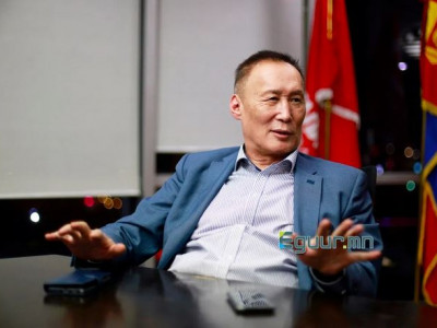 “Намайг нэр дэвшихээ болиосой гэж байгаа нь МАН, АН-ын бичээч нар, харин ард түмэн тэгж бодохгүй байгаа”
