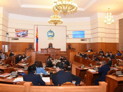Тавдугаар сарын улс төр